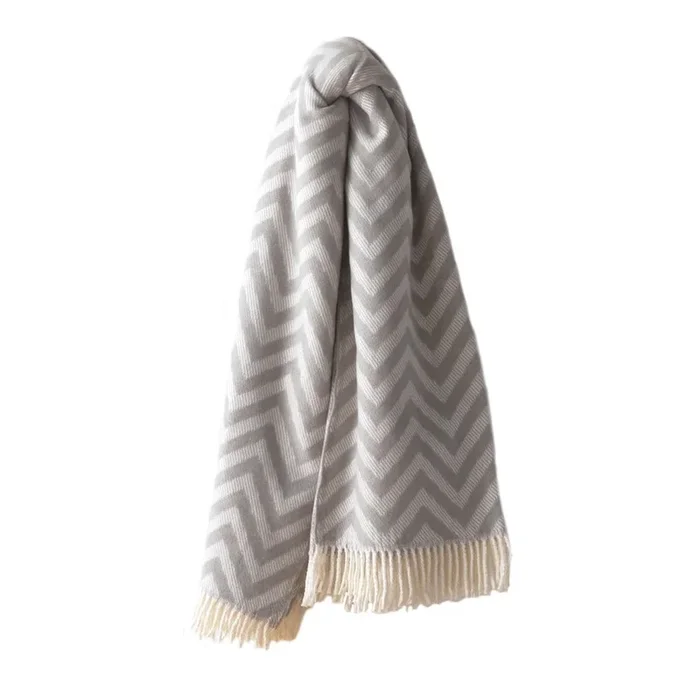 Coperta Chevron Grigio chiaro, 140×180 cm