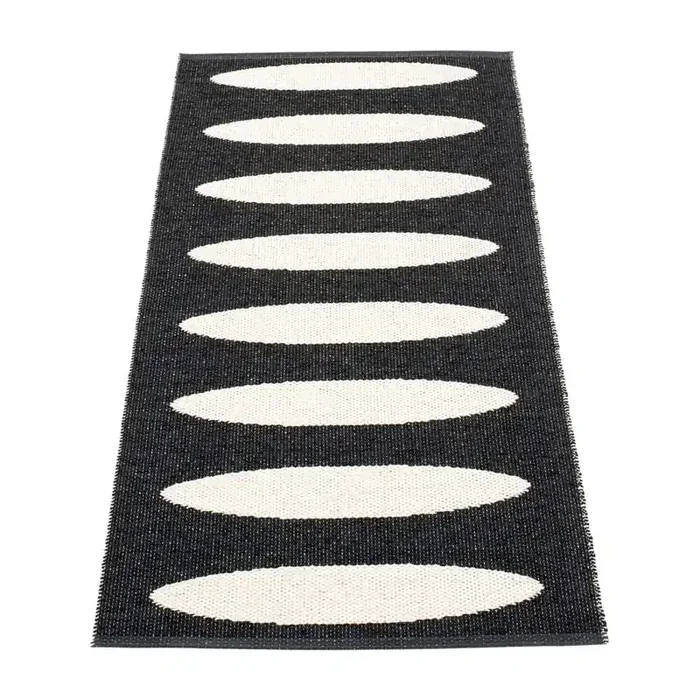 PappelinaPassatoia da interno ed esterno Ella BlackReversibile/lavabile, sintetica, bouclé, a pelo piatto, nera, 70×150 cm