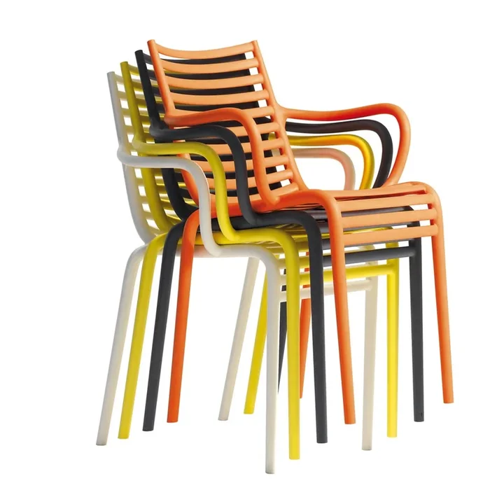 Pip-e stackable chair with armrests (pack of 4)