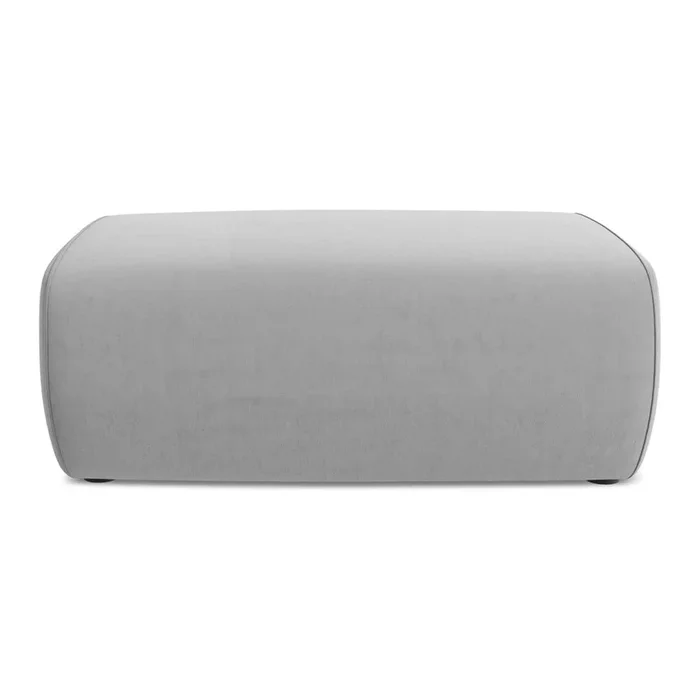 Poggiapiedi Kapua Con rivestimento in velluto, grigio chiaro, larghezza totale 100 cm, profondità totale 70 cm, altezza totale 40 cm
