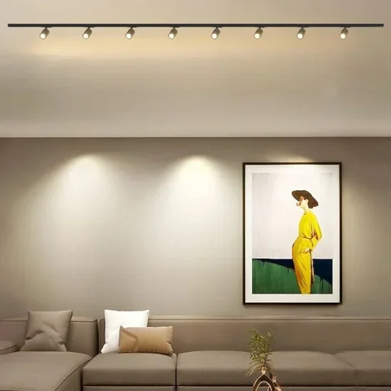 Sistema illuminazione a binario 300cm nero con 8 spot oro